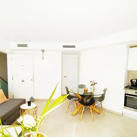 Lotus Apartment *