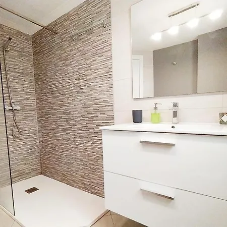 Lotus Apartment *